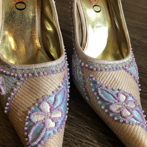 Vintage Beaded Floral Heels - Picture 6 of 17